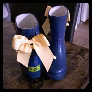 Toddler size 5c rainboots